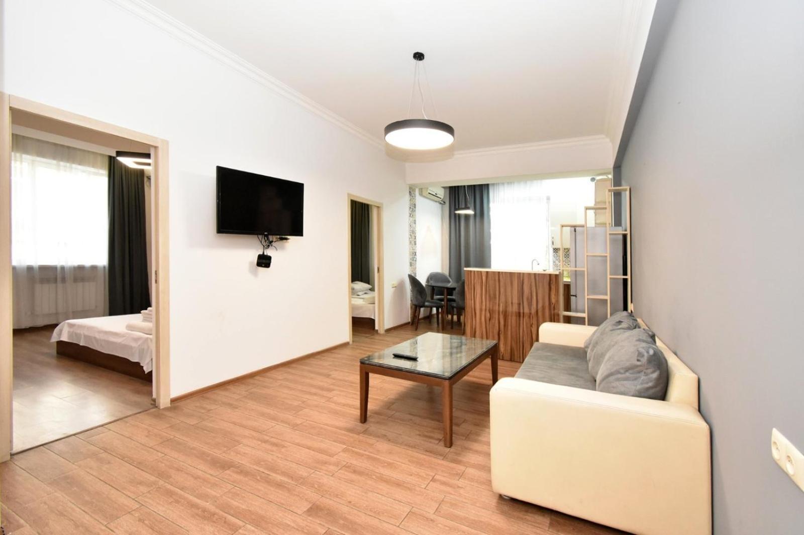 Rent Inn Yerevan On Chaykovski Street Exterior foto